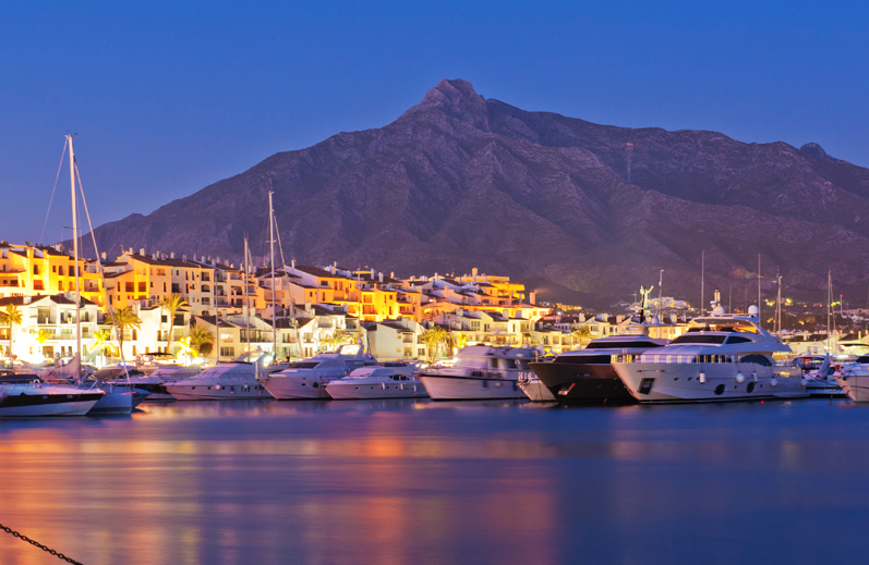 Apartments with sea view Puerto Banus